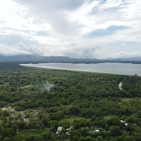 River Paradise Safari House With Cooking Class Udawalawe Bagian luar foto